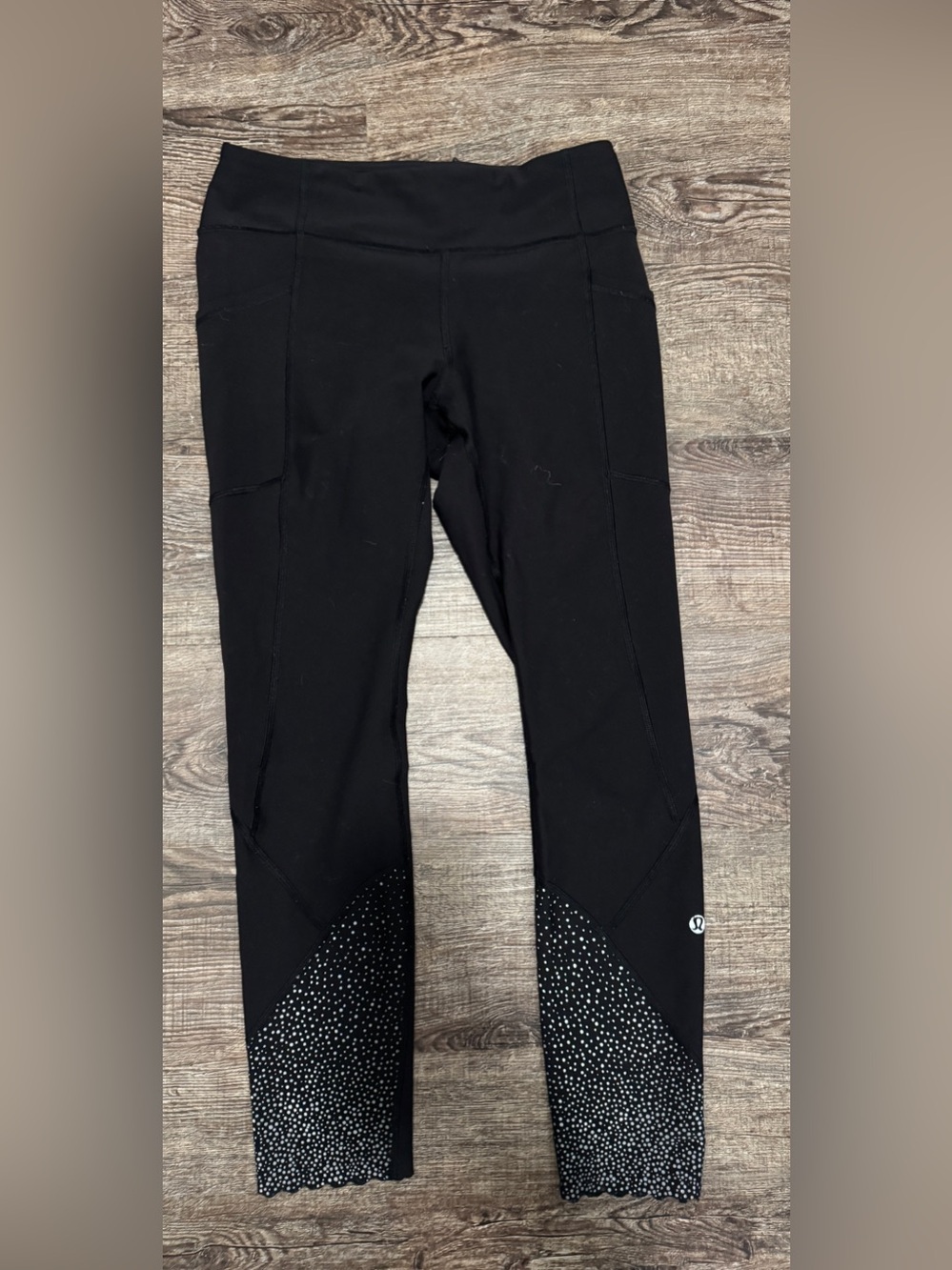 lululemon athletica Black Leggings with Silver Dot Accent Sz 6